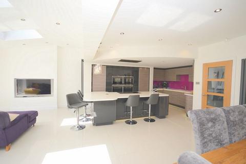 undefined, Upton Lane, Widnes