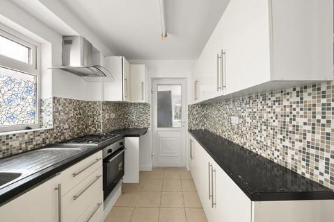 3 bedroom end of terrace house for sale, Carlyon Avenue, Harrow