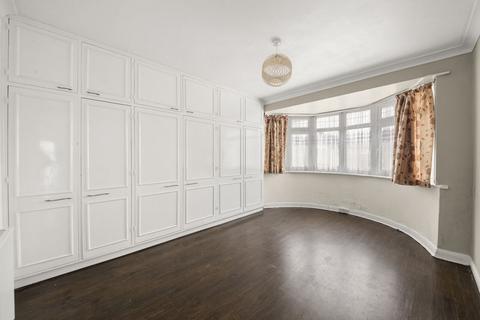 3 bedroom end of terrace house for sale, Carlyon Avenue, Harrow