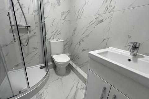 3 bedroom flat to rent, Vancouver Road HA8 5DA