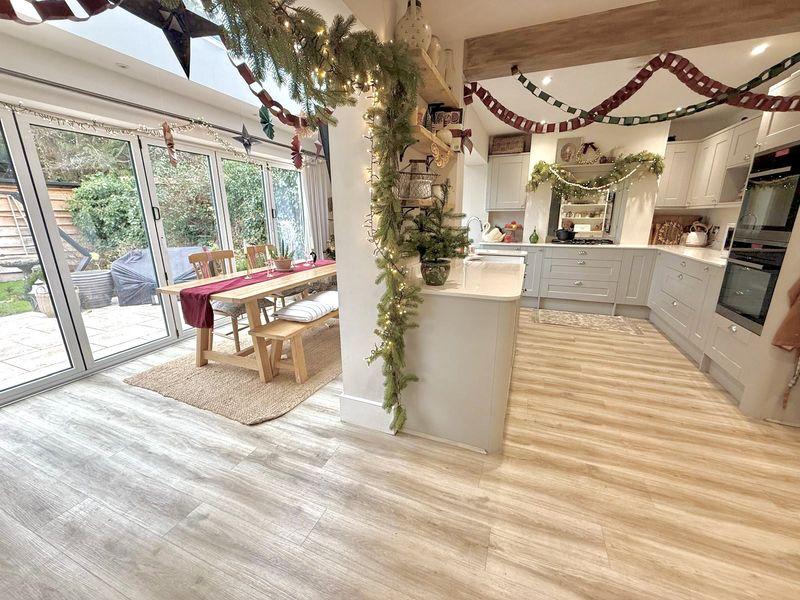 Kitchen/Dining