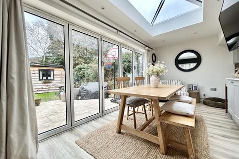 4 bedroom semi-detached house for sale, Summerleys, Edlesborough