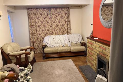 1 bedroom in a house share to rent, Sussex Road, London E6