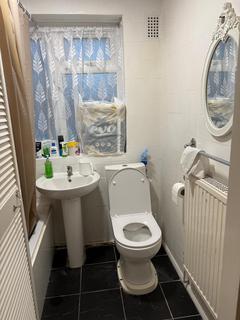 1 bedroom in a house share to rent, Sussex Road, London E6