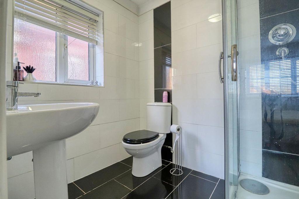 Master Ensuite