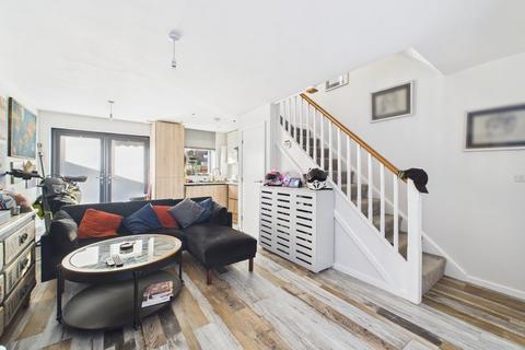 2 bedroom end of terrace house for sale, Eastview, Chatham