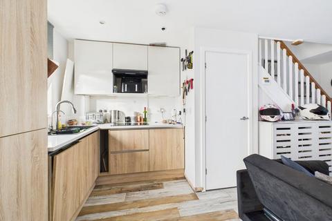 2 bedroom end of terrace house for sale, Eastview, Chatham