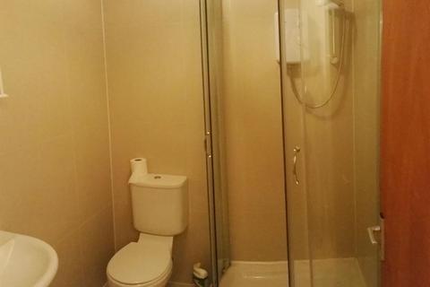 5 bedroom flat to rent, Egerton Road, Manchester M14