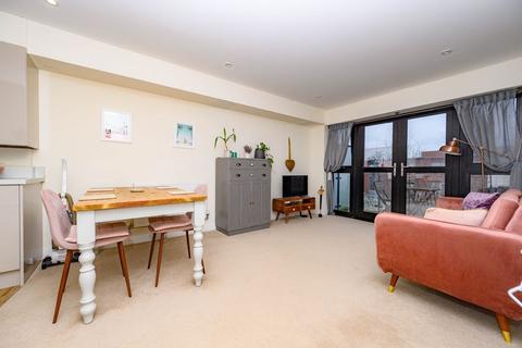 2 bedroom flat for sale, Bessemer Road, Welwyn Garden City
