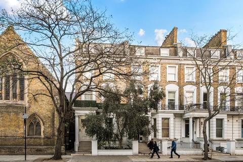 Earls Court Road, Kensington, London, W8