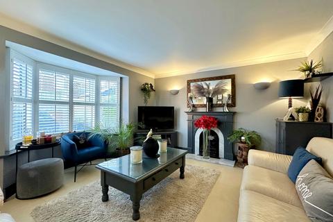4 bedroom detached house for sale, Cox Close, Shenley, WD7