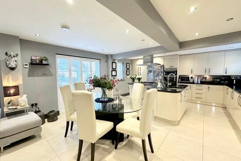 4 bedroom detached house for sale, Cox Close, Shenley, WD7