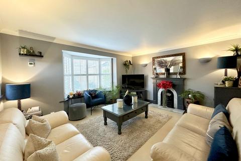 4 bedroom detached house for sale, Cox Close, Shenley, WD7