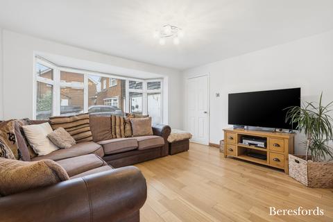 3 bedroom semi-detached house for sale, Newlands Close, Billericay, CM12