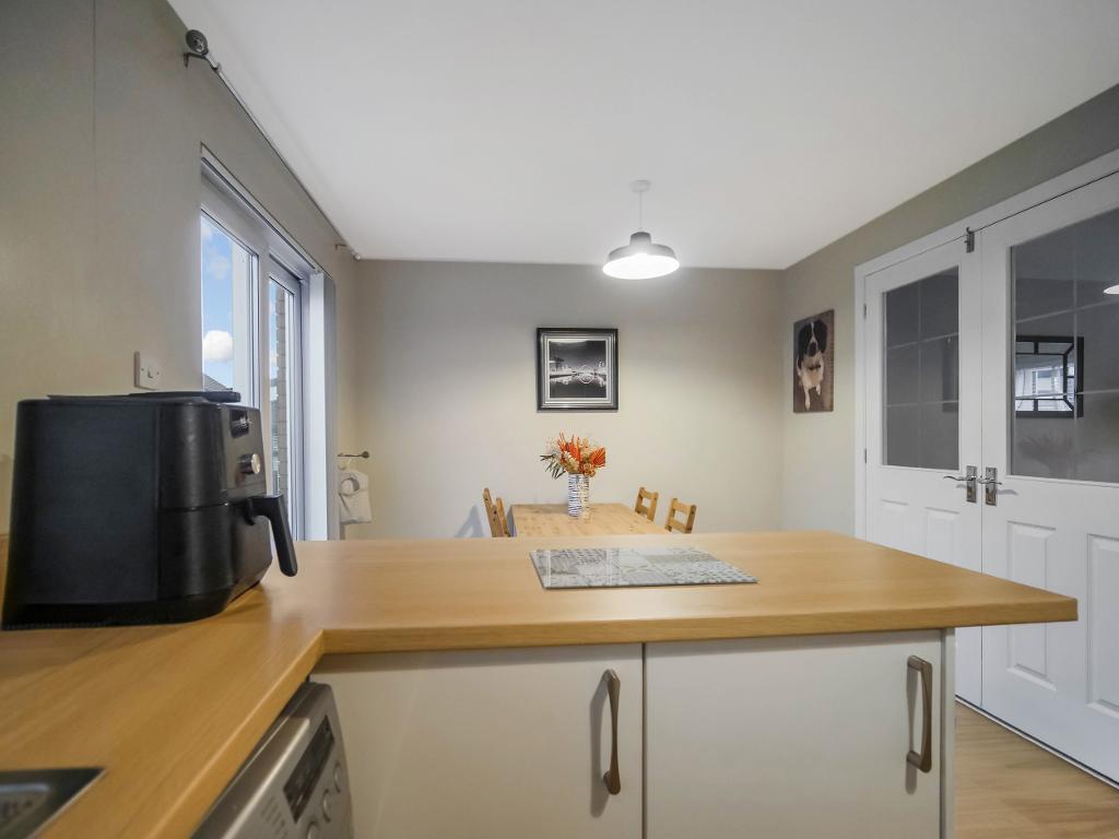 Kitchen/ Dining Area