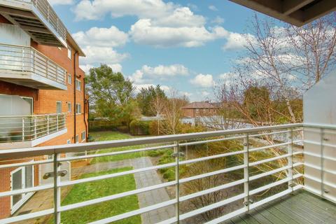 3 bedroom flat to rent, 328 Kingston Road, London, SW20 8BU