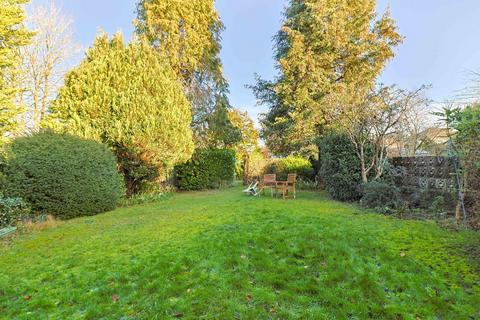 4 bedroom semi-detached house for sale, Briton Crescent, Sanderstead, Surrey, CR2 0JN