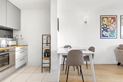 2 bedroom apartment for sale, New River Avenue, Hornsey N8