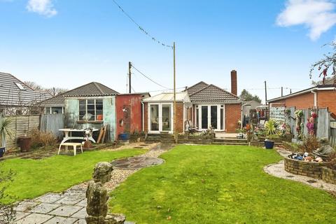 3 bedroom detached bungalow for sale, Waltons Avenue, Southampton SO45