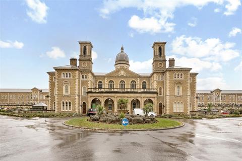 2 bedroom apartment for sale, Princess Park Manor, New Southgate N11