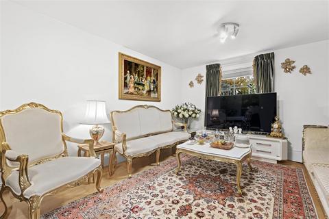 2 bedroom apartment for sale, Princess Park Manor, New Southgate N11