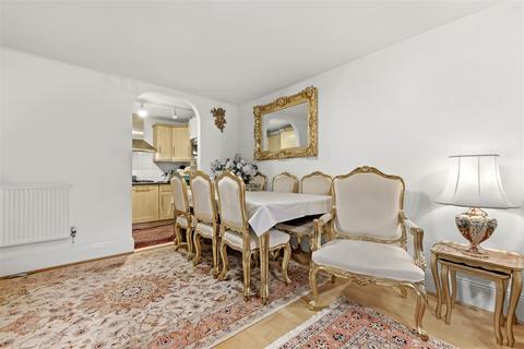 2 bedroom apartment for sale, Princess Park Manor, New Southgate N11