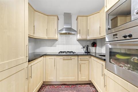 2 bedroom apartment for sale, Princess Park Manor, New Southgate N11