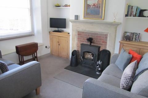 2 bedroom end of terrace house to rent, Cow Cottage, Cow Square, Somerton, Somerset, TA11