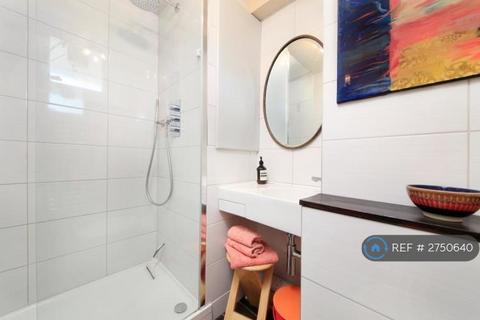 2 bedroom flat to rent, Musgrave Court, London, SW11
