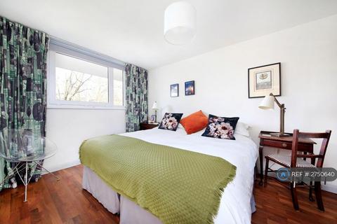 2 bedroom flat to rent, Musgrave Court, London, SW11