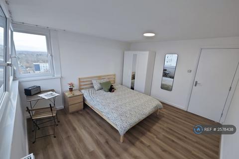 undefined, Brentford, London, TW8