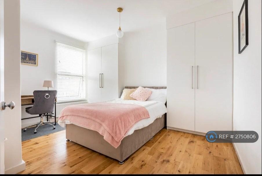 Calm, Spacious &amp; Stylish Double Room In London