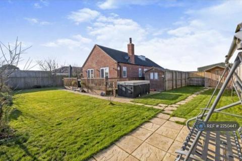 3 bedroom detached house to rent, Crabtree Lane, Sutton-On-Sea, Mablethorpe, LN12