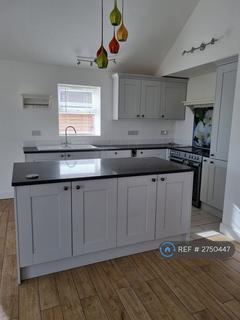 3 bedroom detached house to rent, Crabtree Lane, Sutton-On-Sea, Mablethorpe, LN12