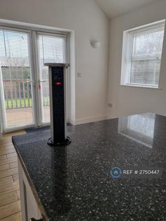 3 bedroom detached house to rent, Crabtree Lane, Sutton-On-Sea, Mablethorpe, LN12