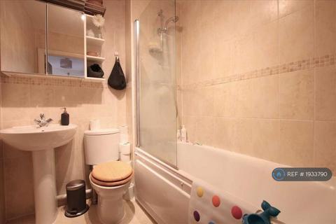 2 bedroom flat to rent, Victoria Place, Bristol, BS5