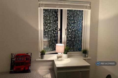 1 bedroom in a flat share to rent, Ladywell Road, London, SE13