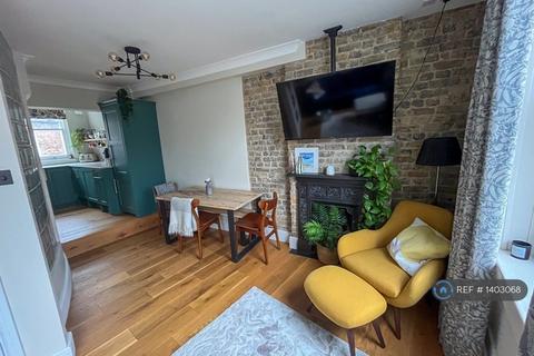 1 bedroom maisonette to rent, St. John Street, London, EC1V