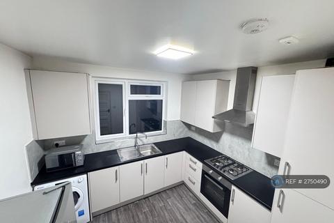 2 bedroom maisonette to rent, The Ridgeway, North Harrow, Harrow, HA2