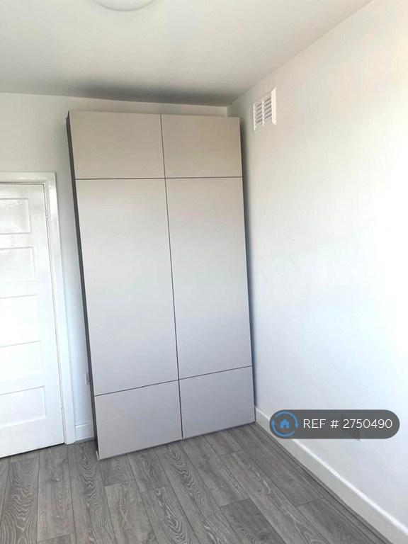 Wardrobe In 2nd Bed Room