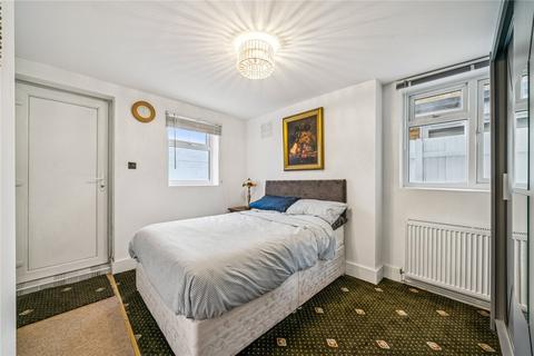 1 bedroom apartment for sale, Mossbury Road, SW11