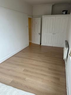 1 bedroom in a house share to rent, Room 2