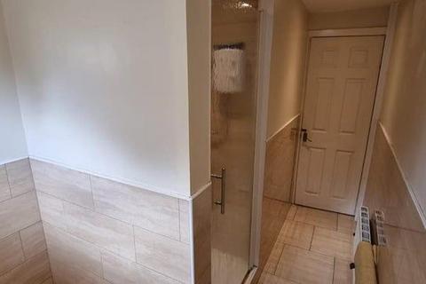 1 bedroom in a house share to rent, Room 2
