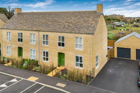 4 bedroom semi-detached house for sale, Sivewright Way, Cirencester, Gloucestershire, GL7