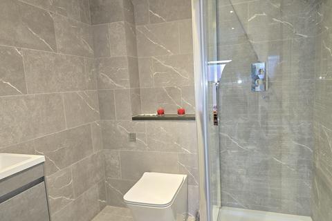 2 bedroom apartment to rent, Queensbridge Drive, Ramsgate