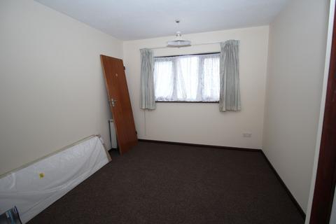 2 bedroom apartment to rent, Parker Road, Grays RM17