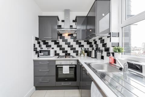 2 bedroom flat to rent, Lavender Hill