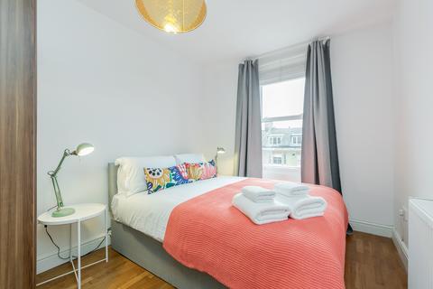 2 bedroom flat to rent, Lavender Hill