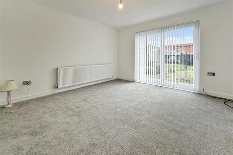 undefined, Blackberry Farm Close, Hounslow TW5