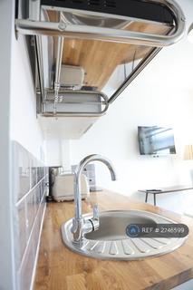 Studio to rent, Grafton Road, London, NW5